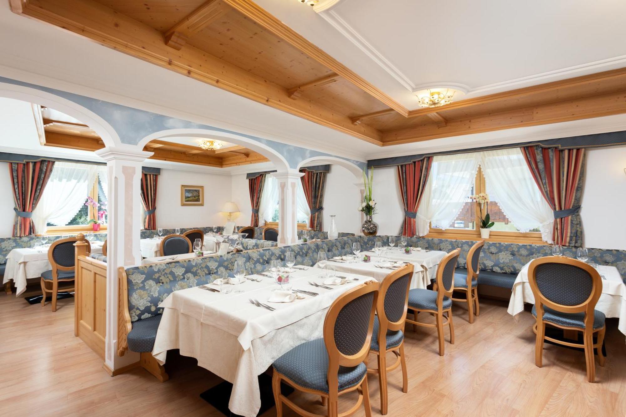 Hotel Gries カナツェーイ エクステリア 写真